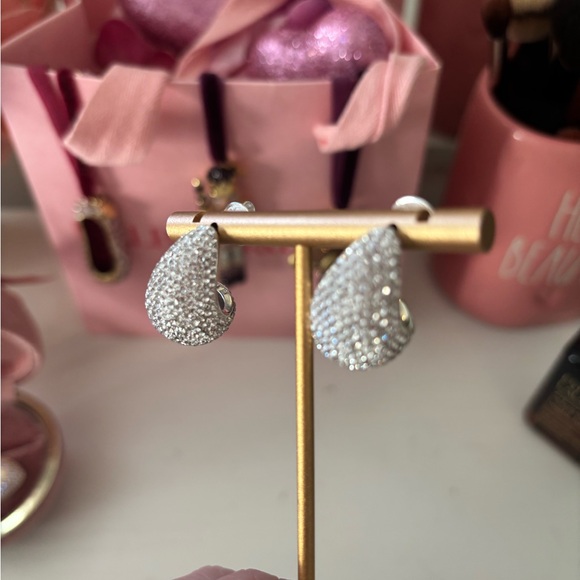 Hillberg and Berk dream puff white earrings - Picture 12 of 15